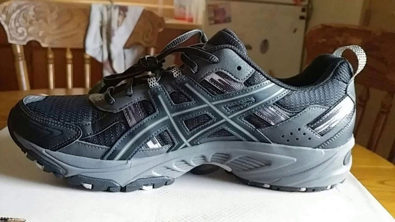 6 Best Walking Shoes for Hip Pain