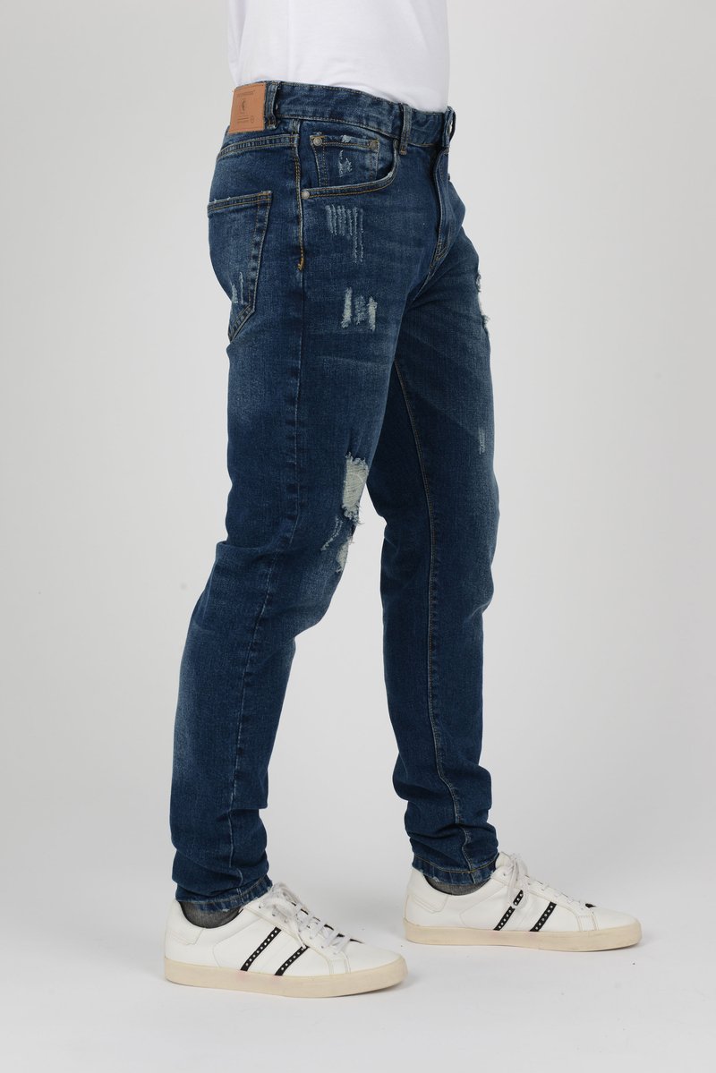 What Is Tapered Fit Jeans?
